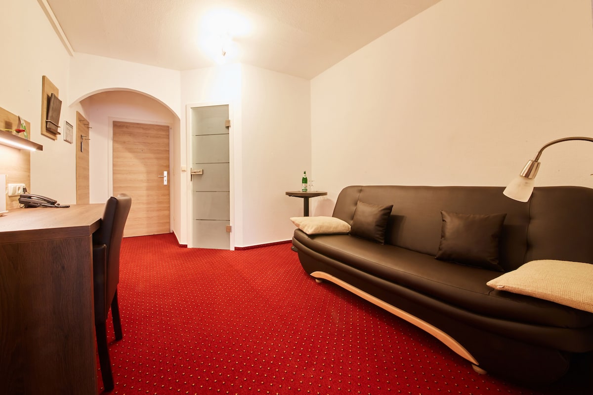 triple room | 1 bedroom, hypo-allergenic bedding, in-room safe, desk