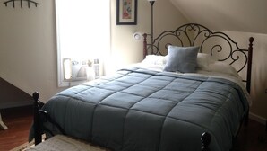 Apartment, 2 Bedrooms (Piedmont: 2nd & 3rd Floor) | Iron/ironing board, WiFi (free), individually decorated - Beach Glass Rentals (Geneva)