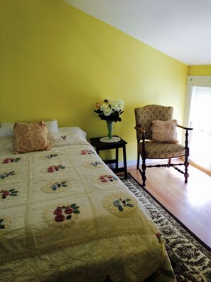 Apartment, 2 Bedrooms (Piedmont: 2nd & 3rd Floor) | Individually decorated, individually furnished, iron/ironing board - Beach Glass Rentals (Geneva)