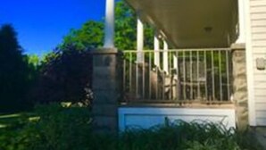 Property grounds - Beach Glass Rentals (Geneva)