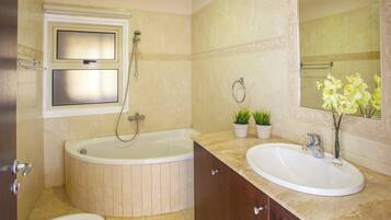 3 bedrooms, in-room safe, iron/ironing board, free cots/infant beds