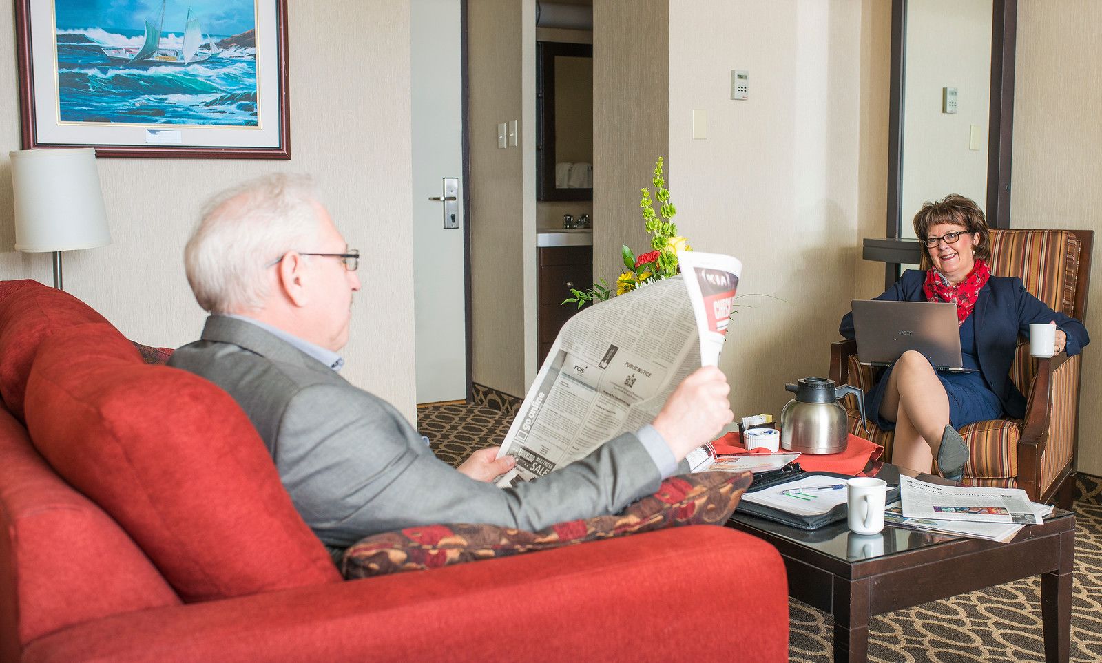 suite, 1 king bed with sofa bed | living area | 42-inch flat-screen tv with cable channels, tv