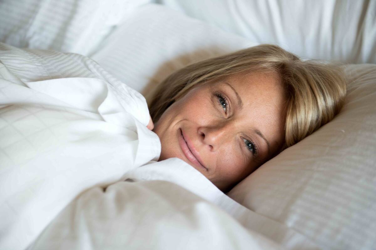 Room, 1 King Bed, Harbour View | Premium bedding, desk, blackout curtains, iron/ironing board