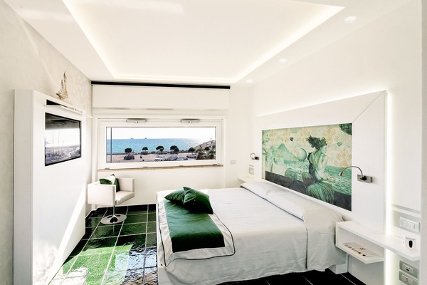 Standard Double Room | Premium bedding, minibar, in-room safe, desk