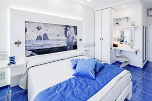 Ropa de cama de alta calidad y minibar 
