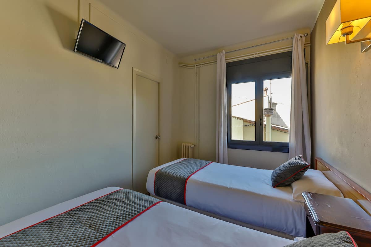 Twin Room | Free WiFi
