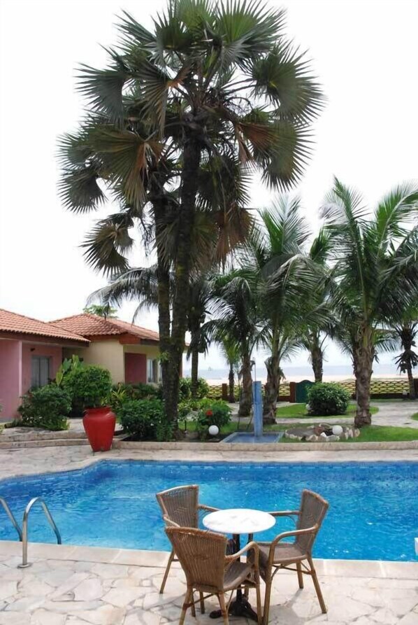 Daily full breakfast (XAF 6500 per person)