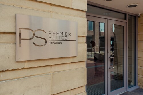 PREMIER SUITES Reading