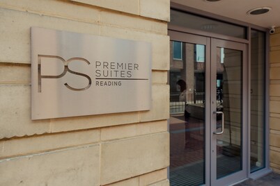 PREMIER SUITES Reading