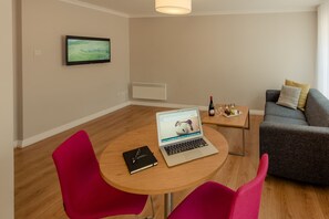 Standard Apartment, 1 Double Bed | Living area | 55-inch TV with digital channels - PREMIER SUITES Reading (Reading)