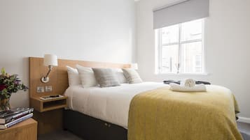 Standard Apartment, 1 Double Bed | Egyptian cotton sheets, premium bedding, in-room safe, desk