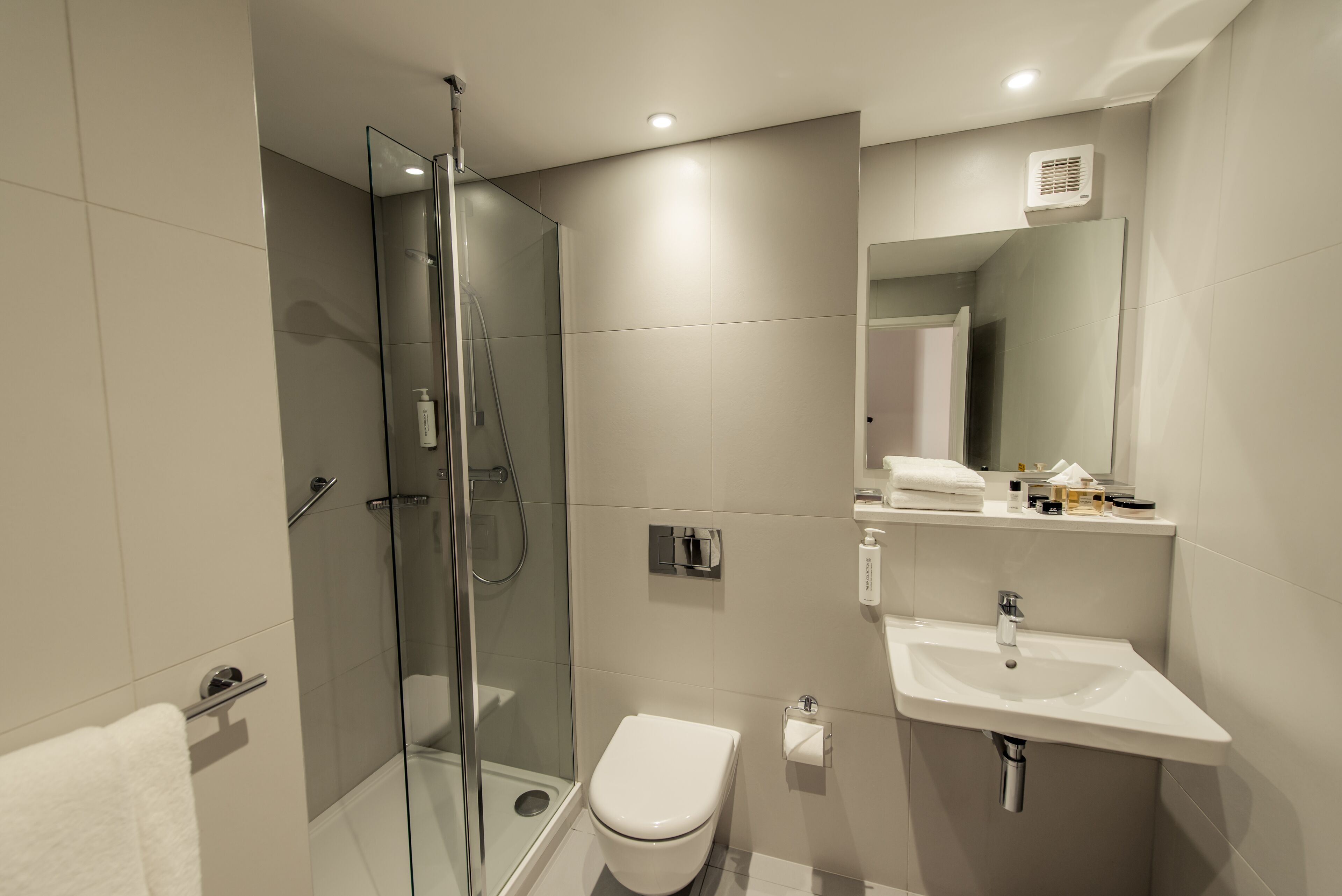 Shower, free toiletries, hair dryer, towels
