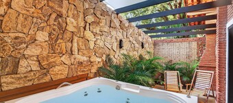 Grínberg's Village Hotel