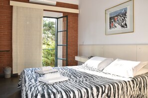 Standard-huone, 1 makuuhuone | Tallelokero huoneessa, pimennysverhot, ilmainen Wi-Fi, vuodevaatteet