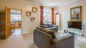 Leilighet – business, privat bad, byutsikt (3 Bedrooms) | Oppholdsområde