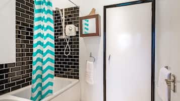 Business Apartment, Private Bathroom, City View (3 Bedrooms) | 3 bedrooms, iron/ironing board, travel cot, free WiFi
