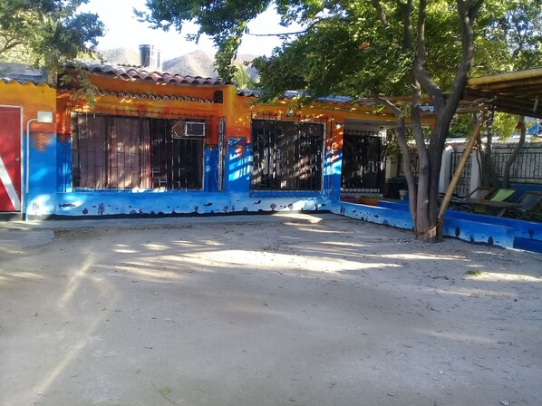 Façana frontal de l'allotjament