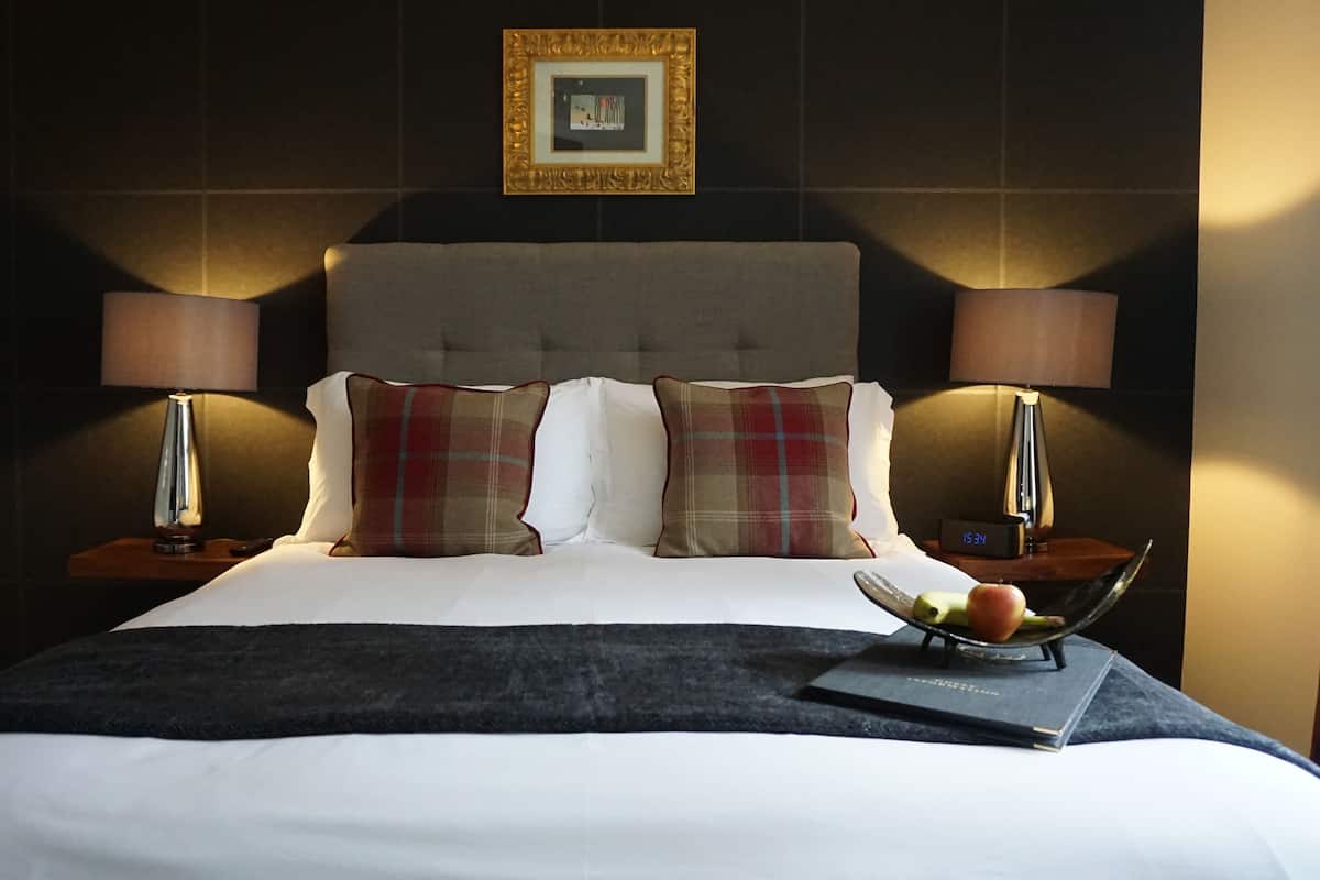 Classic Double Room, 1 Double Bed, Ensuite | Individually decorated, individually furnished, soundproofing