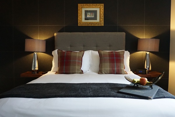 Classic Double Room, 1 Double Bed, Ensuite | Soundproofing, iron/ironing board (on request), WiFi (free)
