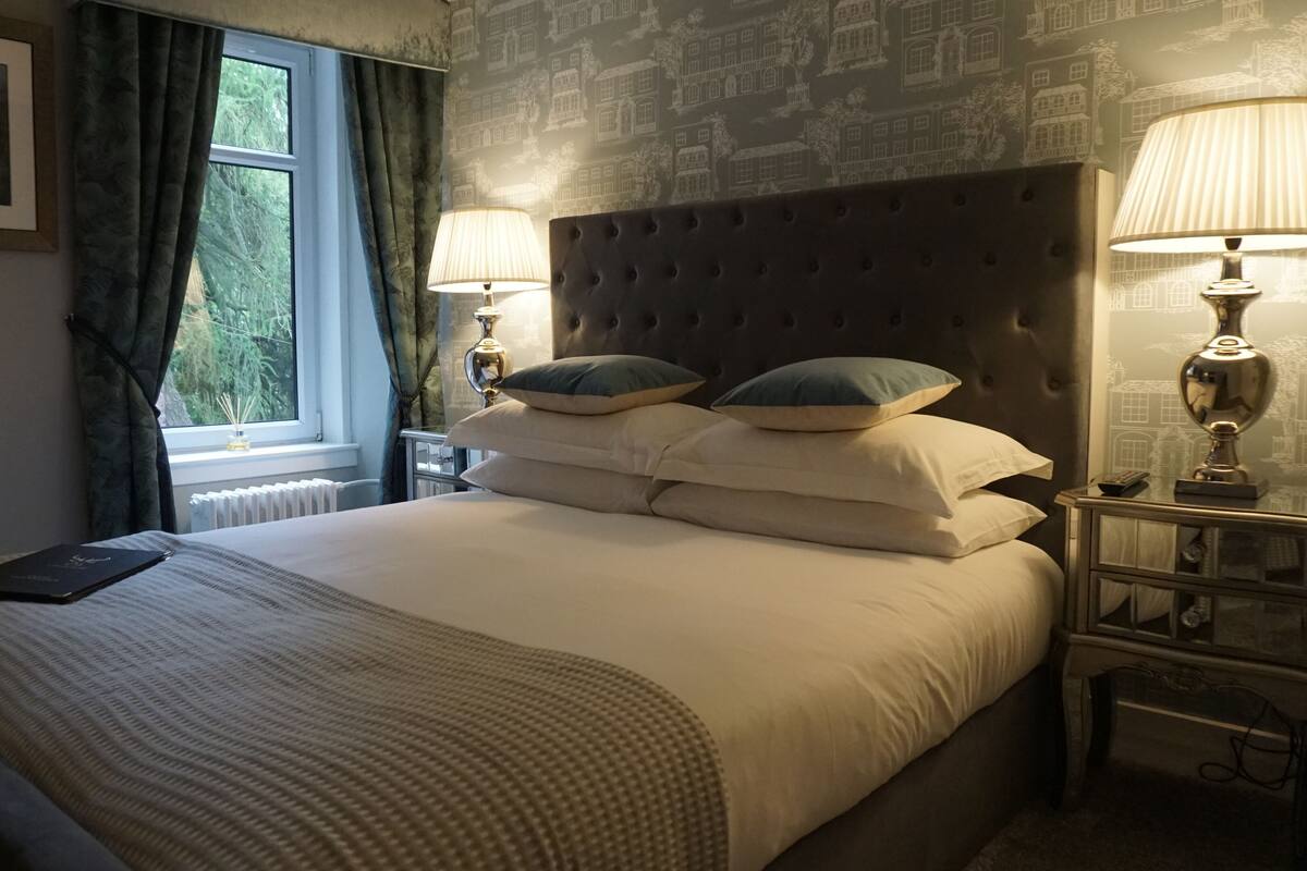 Kamar Double Klasik, 1 Tempat Tidur King, ensuite | Kedap suara, setrika/meja setrika, dan Wi-Fi gratis