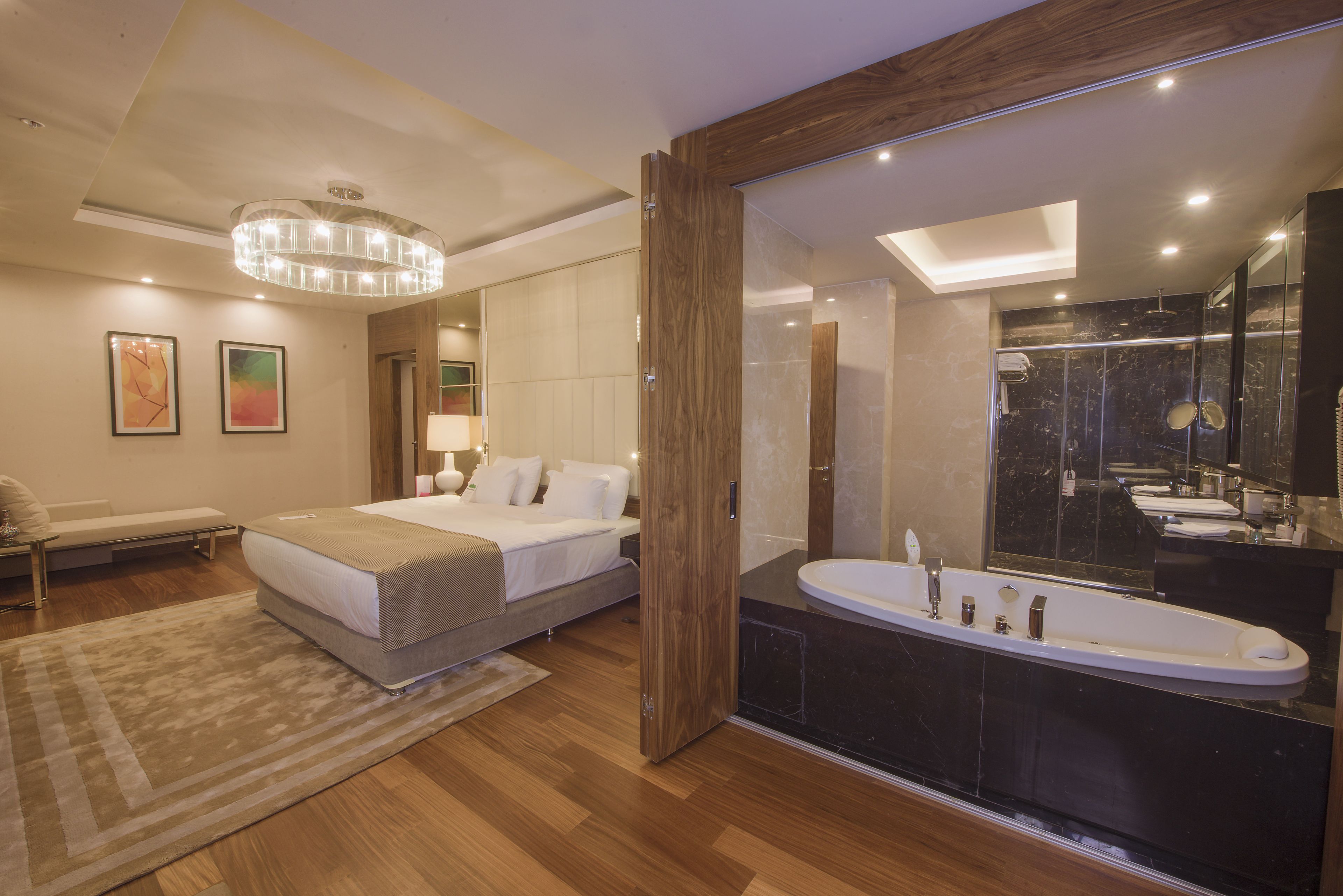 presidential suite, 1 king bed, smoking | hypo-allergenic bedding, minibar, in-room safe, desk