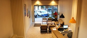 City Hotel
