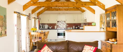 Bústaður - einkabaðherbergi | Sameiginlegt eldhús