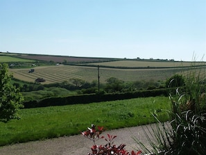 View from property - Degembris Cottages (Newquay)