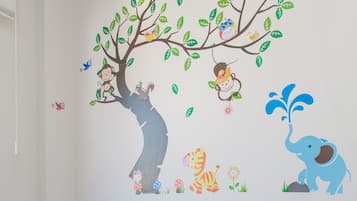 公寓 | 獨特裝潢、布置獨特、書桌、遮光布/窗簾