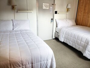 Standard Double Room, 2 Double Beds, Non Smoking, Private Bathroom | Blackout drapes, free WiFi, bed sheets - Keystone Hotel (Valdez)