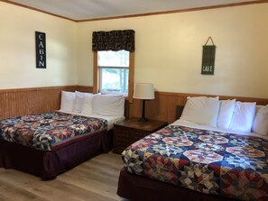 Standaard huisje, 2 tweepersoonsbedden, koelkast en magnetron