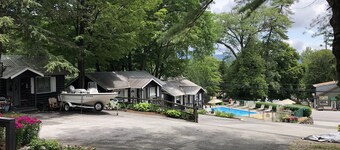 Lake George Bear's Den