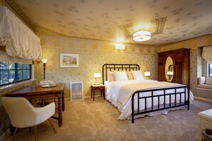 Luxury Room, 1 King Bed, Fireplace, Garden View