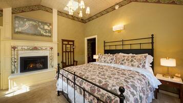 Luxury Suite, 2 Bedrooms, Garden View | 2 bedrooms, premium bedding, minibar, desk