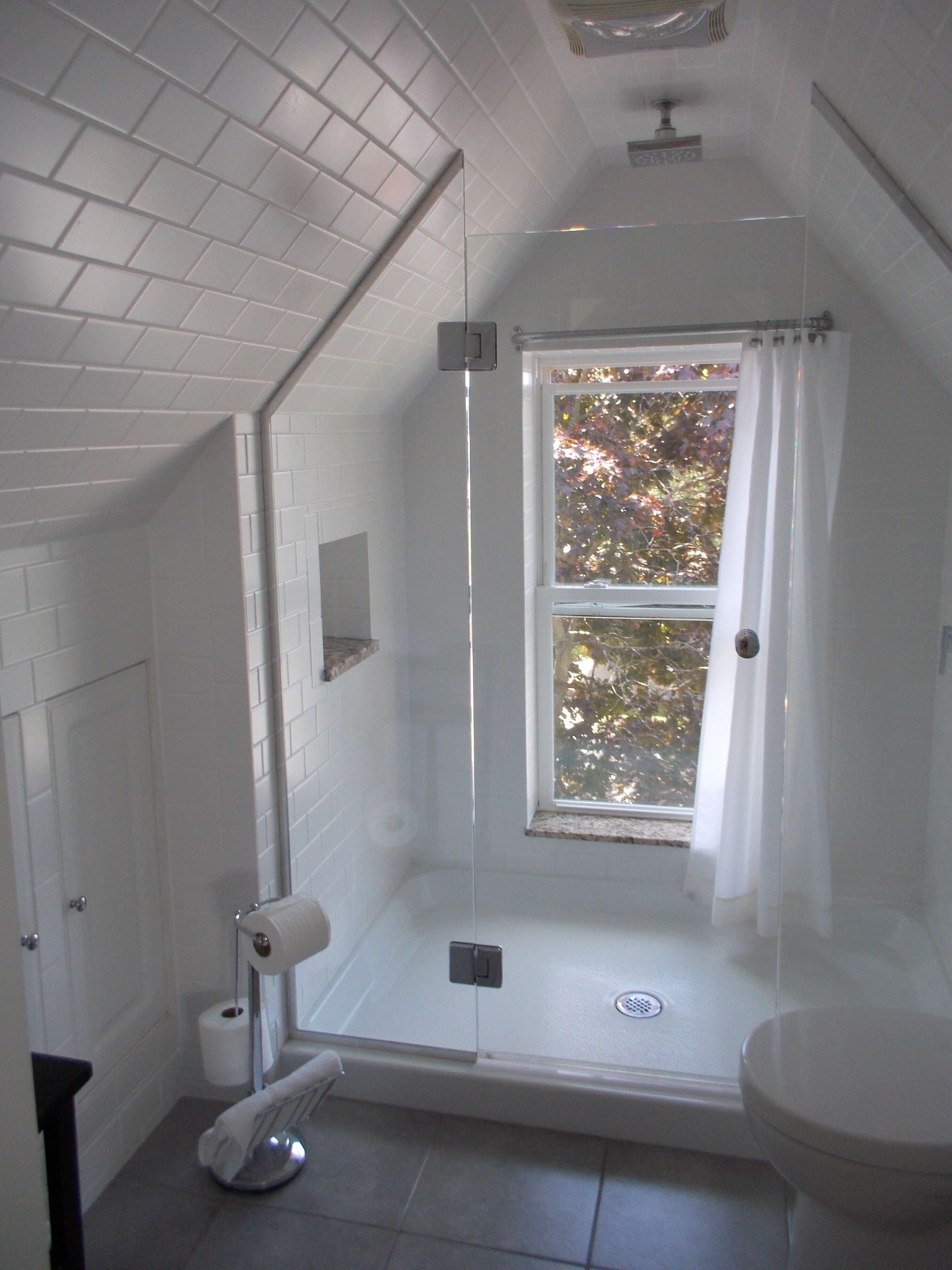 Suite, 2 Queen Beds, Ensuite (Loft) | Bathroom