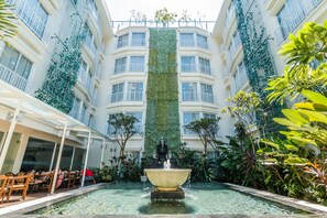Exterior - ZEN Rooms Kuta Square Mall (Kuta)