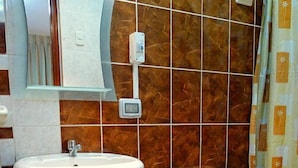 Double Room | Minibar, in-room safe, desk, rollaway beds - Hotel Costa Norte (Chiclayo)