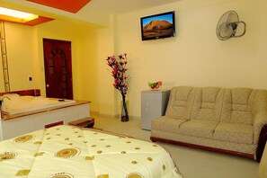 Executive Suite, Jetted Tub | Minibar, in-room safe, desk, rollaway beds - Hotel Costa Norte (Chiclayo)