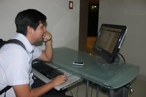 32-inch LCD TV with cable channels, TV - Alejandra Hotel (Chiclayo)