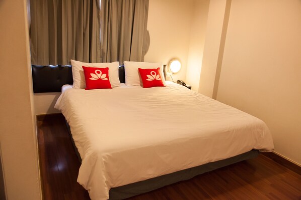 Standard Twin Room | In-room safe, desk, free WiFi, bed sheets