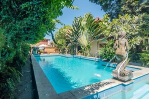 Outdoor pool - ZEN Rooms Hang Tuah Sanur (Denpasar)