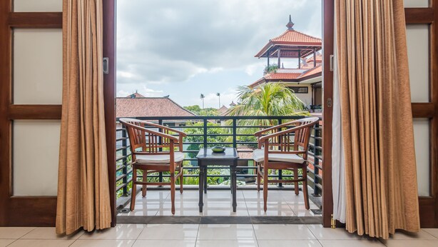 Deluxe Room | In-room safe, desk, rollaway beds (surcharge), WiFi (free) - ZEN Rooms Legian Poppies One (Kuta)