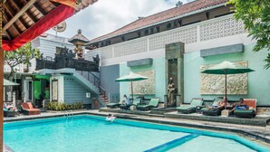 Outdoor pool - ZEN Rooms Legian Poppies One (Kuta)
