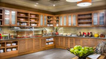 Free daily buffet breakfast