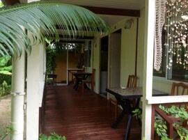 Classic Double Room, 1 Bedroom, Terrace, Courtyard Area | Living area