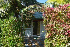 Family Bungalow, 2 Bedrooms, Terrace, Garden Area | Terrace/patio - Pension Fare Maheata (Moorea-Maiao)