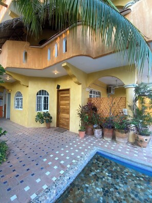 Junior Suite | In-room safe, iron/ironing board, free WiFi, bed sheets - Cielito Lindo Suites (Puerto Escondido)