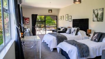 Unit 3 Twin Room - Accessible