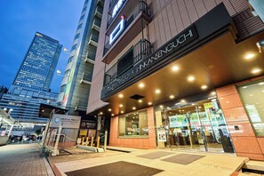 施設の正面