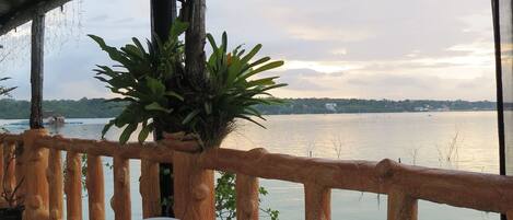 Breakfast, lunch, dinner served; Filipino cuisine